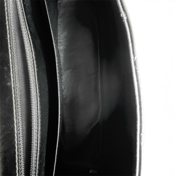 CHANEL Classic Maxi Single Flap Patent Leather • BLACK • Silver-Tone Hardware - Picture 11 of 16